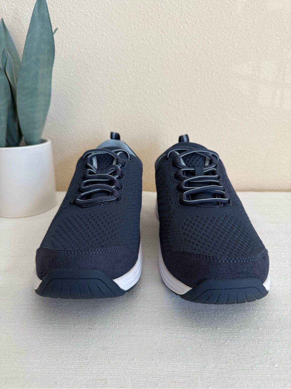 New OrthoFeet women’s Navy Knit Athletic Walking Shoes 992. - Picture 5 of 14